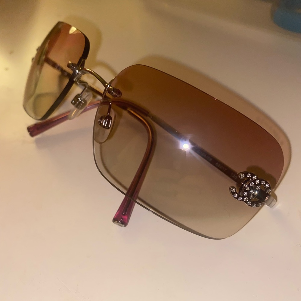 Authentic Chanel Vintage Rimless Sunglasses!